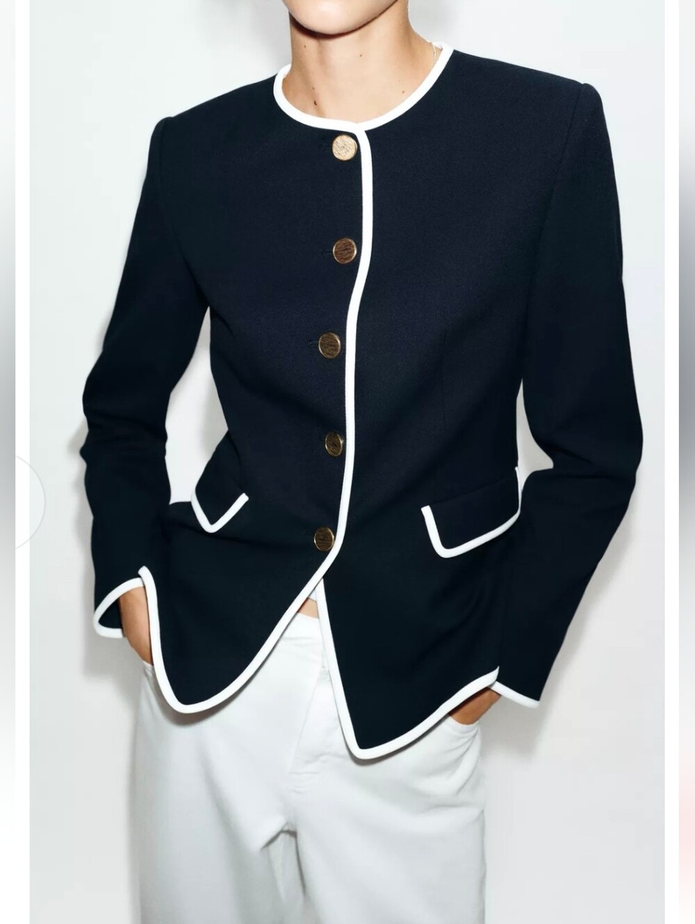 Zara CONTRASTING PIPING BLAZER(M)ā ļøruns smallā ļø